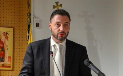 Το Ελληνικό Σύνταγμα «Εἰς τὸ ὄνομα τῆς Ἁγίας καὶ Ὁμοουσίου καὶ Ἀδιαιρέτου Τριάδος»